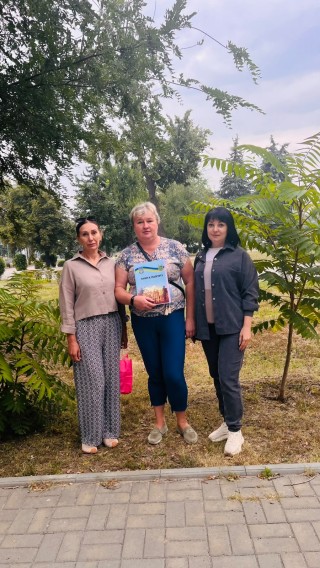 Родинам загиблих Героїв з Борівської громади передали Книги пам’яті