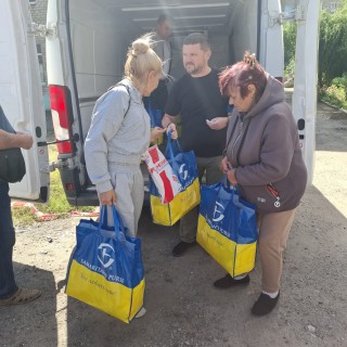 Продовжується гуманітарна підтримка жителів Борівської громади, які проживають у місті Ізюм